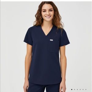 FIGS Catarina One Pocket Scrub Top